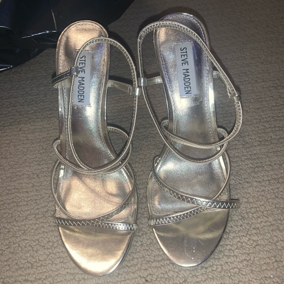 Steve Madden gold strapping heels - Picture 1 of 3